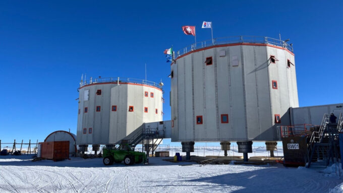 Base Concórdia, na Antártica, um dos locais mais isolados do planeta,foi essencial no estudo (Crédito: Jessica Struder/IPEV/PNRA/ESA)