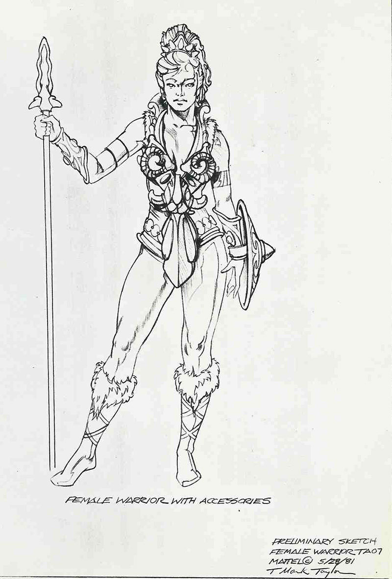 **1. Visão geral**Trata-se de um esboço técnico em preto e branco, desenhado à mão sobre papel, que ilustra o design de um personagem fictício. A cena é uma composição centralizada que foca inteiramente na figura de uma guerreira feminina em pé, apresentando seu design completo com armadura e acessórios. **2. Elementos principais** O sujeito principal é uma guerreira feminina em pose estática, de frente para o observador, com o corpo levemente virado. Ela segura uma lança longa e fina em sua mão direita, posicionada ao lado do corpo, e um escudo pequeno e arredondado na mão esquerda, mantido próximo à cintura. **3. Detalhes visuais relevantes** * **Aparência Física:** A personagem possui cabelos longos, encaracolados e volumosos que caem sobre os ombros. Seu rosto é desenhado com traços definidos, destacando olhos claros e uma expressão facial neutra e focada. * **Vestuário e Armadura:** Ela veste uma armadura detalhada que cobre o torso, com peças ornamentadas no peito e ombros, além de uma faixa ou cinto na cintura. As pernas estão cobertas por meias altas ou botas que terminam logo acima dos tornozelos, enfeitadas com detalhes de franjas ou pele animal na parte superior e presas por faixas cruzadas na canela. * **Acessórios:** Além da lança e do escudo, a personagem possui uma faixa ornamental na cabeça ou um adorno no cabelo que se assemelha a uma coroa ou diadema. * **Iluminação e Textura:** O desenho utiliza hachuras (linhas finas) para indicar sombras e volume nas curvas do corpo, na armadura e nos cabelos, criando profundidade. A textura da pele e dos tecidos é sugerida pela precisão dos traços. * **Composição:** A figura ocupa a maior parte do espaço central do papel, com o fundo deixado em branco para destacar o desenho. **4. Texto presente** No rodapé da imagem, há texto manuscrito em tinta preta que fornece contexto técnico: * **Legenda do Desenho:** "FEMALE WARRIOR WITH ACCESSORIES" (Guerreira Feminina com Acessórios). * **Detalhes Técnicos:** "PRELIMINARY SKETCH" (Esboço Preliminar), "FEMALE WARRIOR TA07" (Provavelmente um código de projeto), "MATTEL © 5/28/81" (Copyright da Mattel, datado de 28 de maio de 1981) e a assinatura do artista, "T. Mark Taylor". **5. Estilo e atmosfera** O estilo visual é característico de um **sketchbook** ou desenho conceitual de design de produto. É uma ilustração realista feita com caneta ou lápis, focada em definir a anatomia, o design de fantasia e as proporções do personagem para fins de desenvolvimento, possivelmente para uma linha de brinquedos ou animação da época. A atmosfera é técnica e profissional, servindo como um registro visual do processo criativo.
