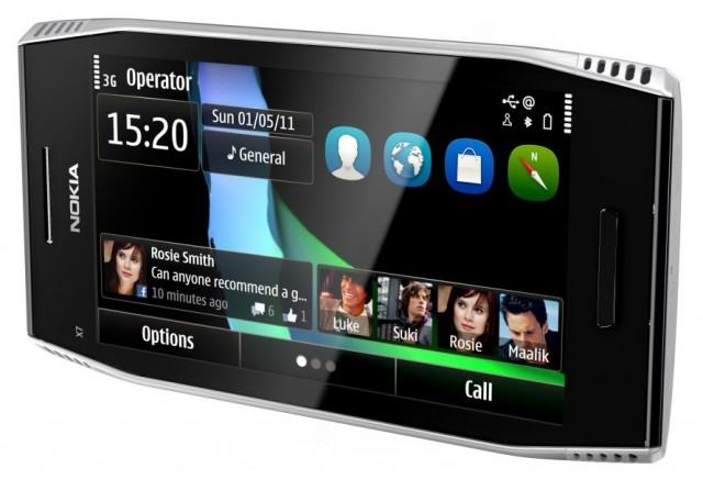 Nokia X7 com Symbian 'Anna'.